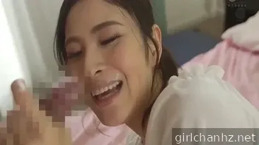 Honoka Yonekura, la mejor amiga de mi madre y sus encuentros secretos 