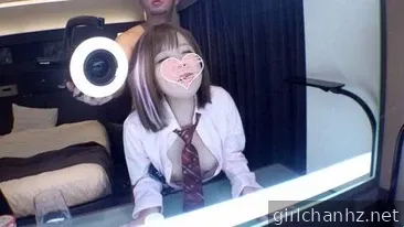 ホテルで好奇心旺盛な女子高生とセックス