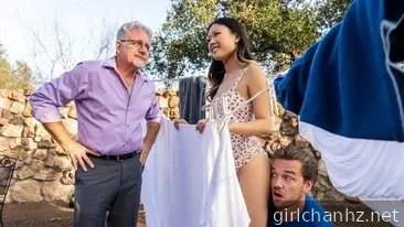 Khát dục của cô em họ tuổi mới lớn