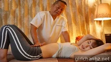 Meisa Kawakita è andata nel centro massaggi erotico sbagliato ed è finita
