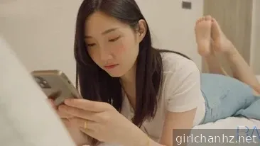 美丽但仍被丈夫戴绿帽子，悲伤的妻子让送货员操她